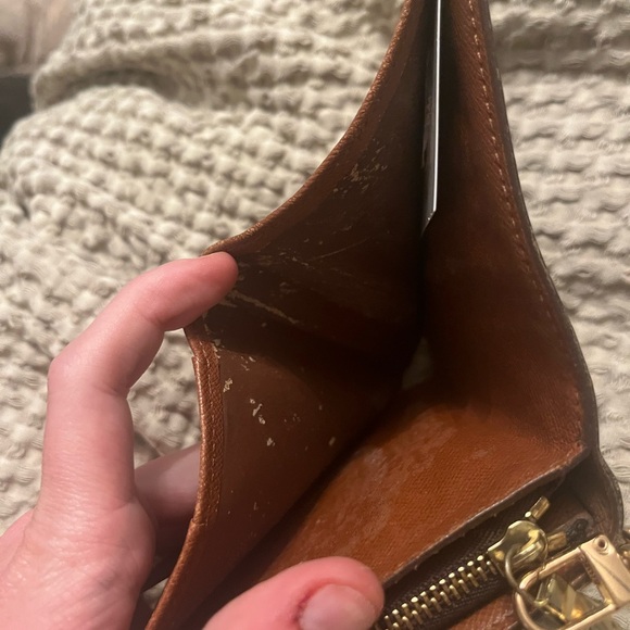 Authentic Louis Vuitton wallet - Picture 3 of 4